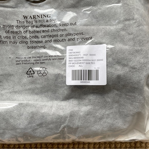 1 LEFT ✨NEW Free People FP Movement Quilted Carryall Bag In Chocolate - Picture 10 of 12